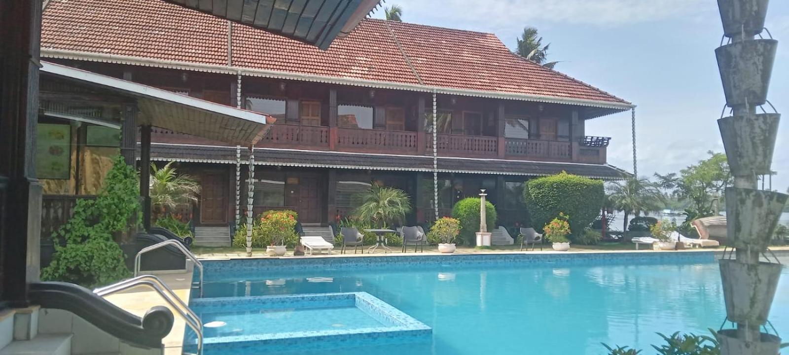 Sea Lagoon Health Resort Kochi Exterior foto